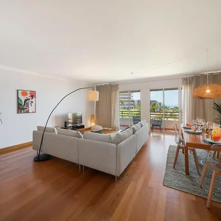 Monumental Place By An Island Apartament