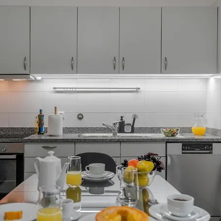 Monumental Place By An Island * 푼샬